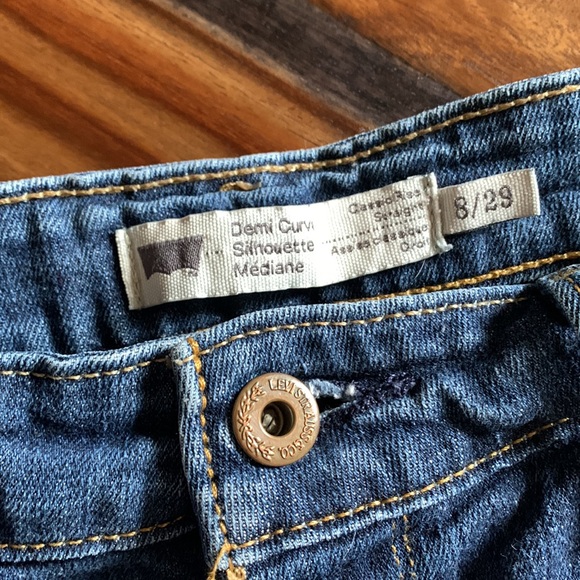 Levi’s Jean Shorts - Picture 4 of 7